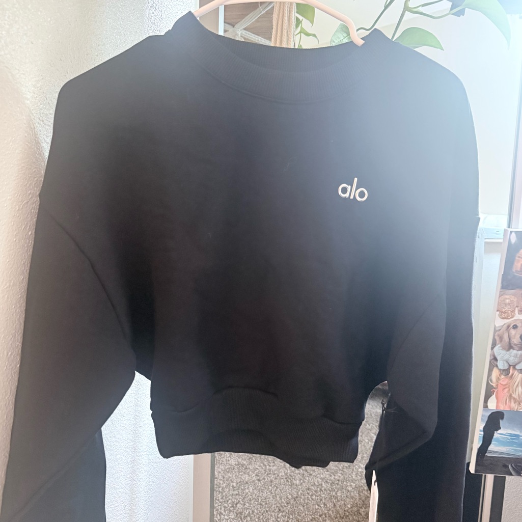 Alo Black Accolade Cropped Crewneck Sweatshirt